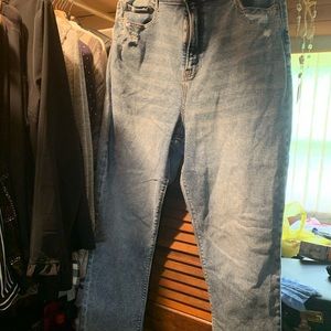 EUC American Eagle curvy mom jean